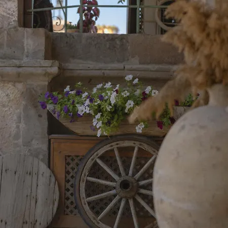 Готель Sultan Cave